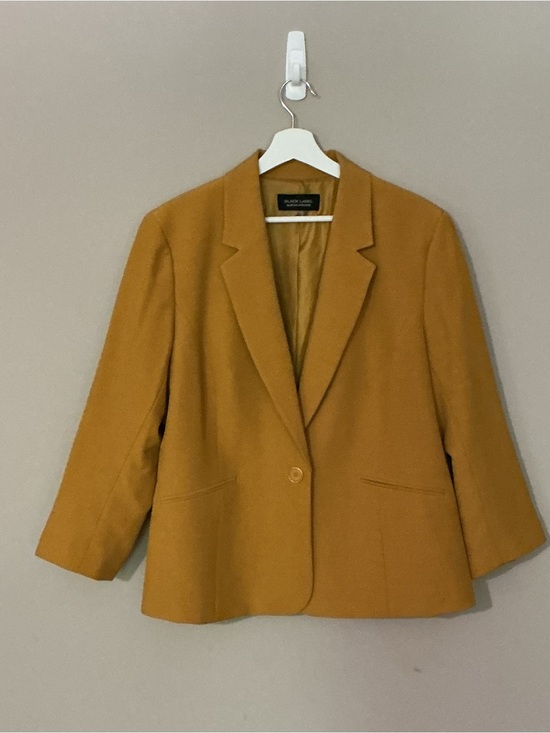 Evan Picone Jackets & Blazers - Evan Picone Single-Button Blazer in Mustard Yellow